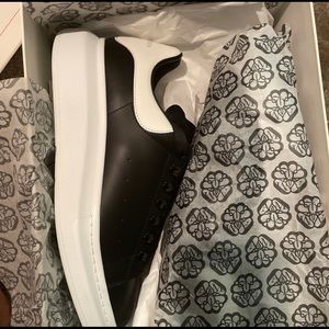 Size 9 brand new,casapp only